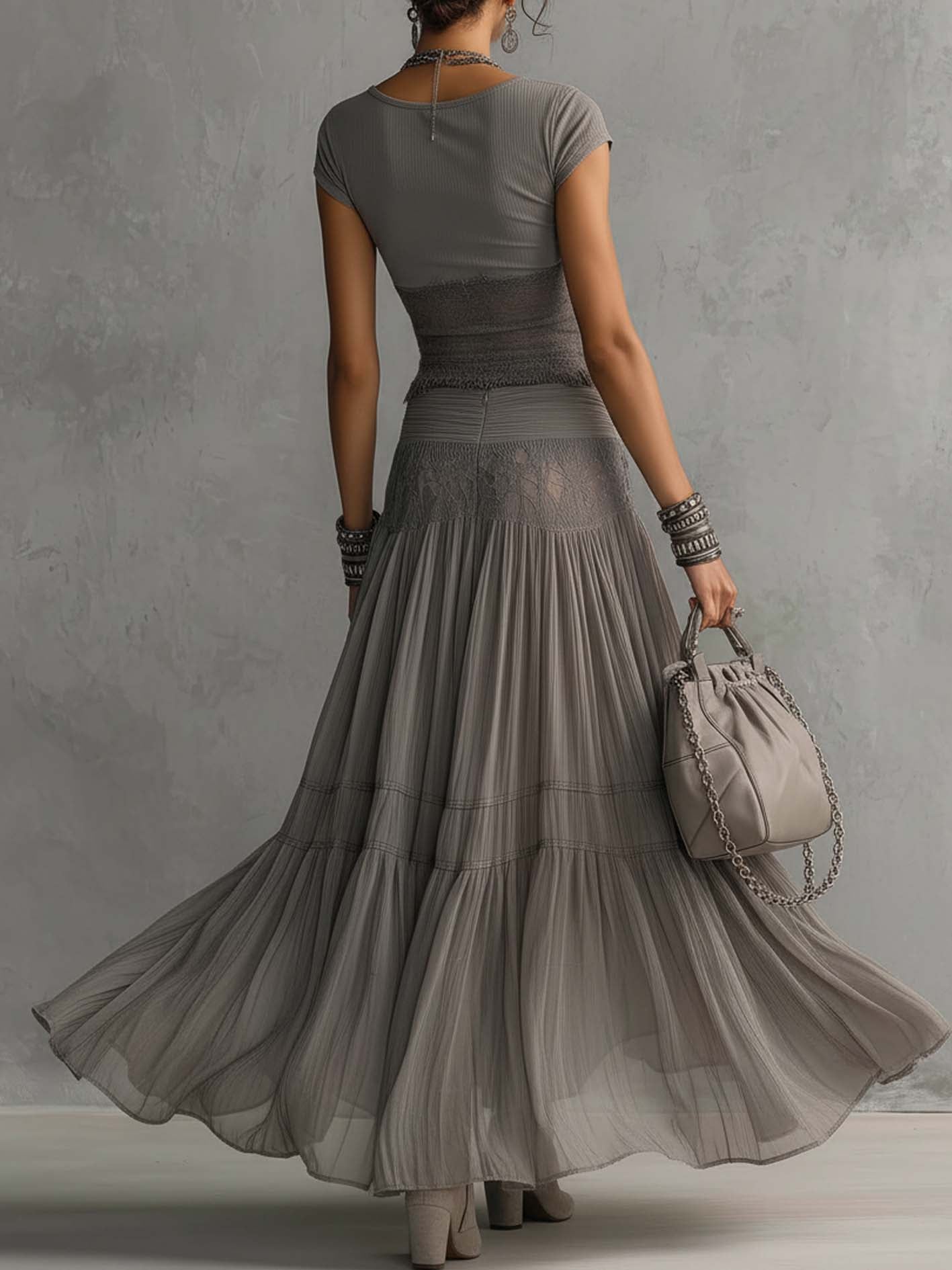 Conjunto de Top de Encaje Transparente y Falda Maxí Plisada en Gris