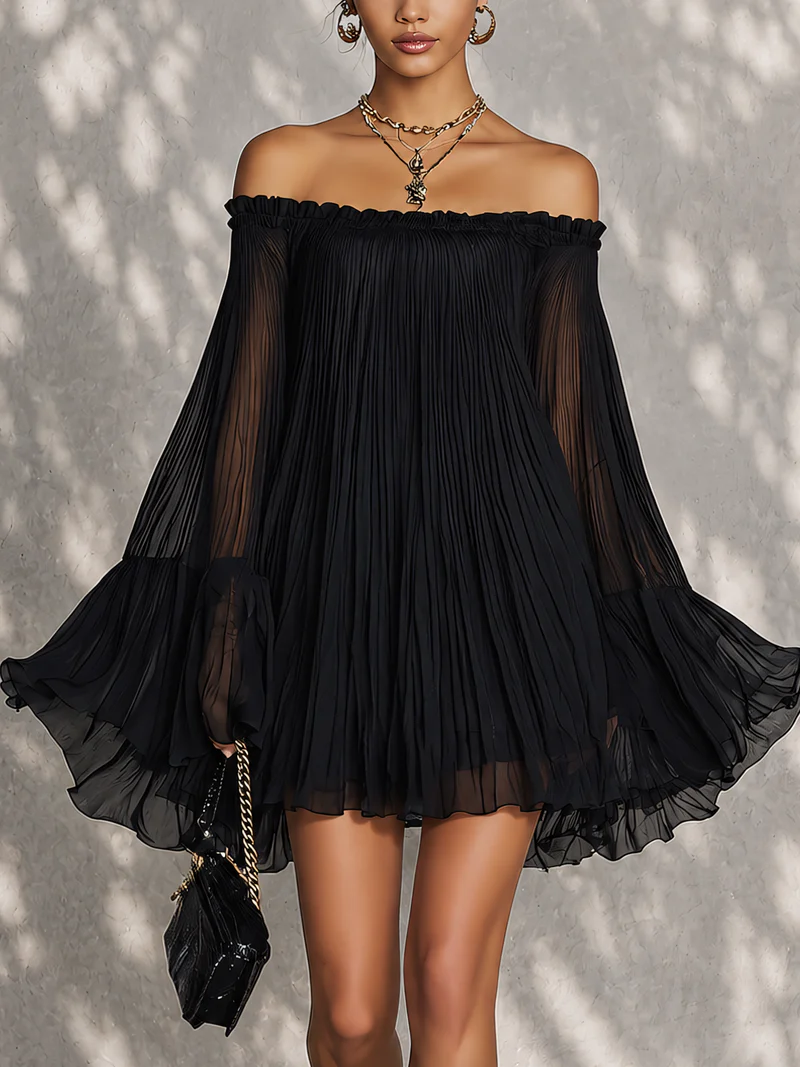 Vestido mini negro con volantes y mangas de campana al hombro