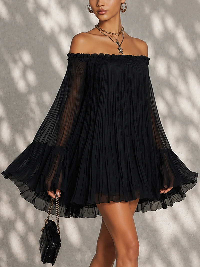 Vestido mini negro con volantes y mangas de campana al hombro